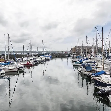 Marina View - 3 Bedroom Apartment - Milford Marina Milford Haven Exterior foto